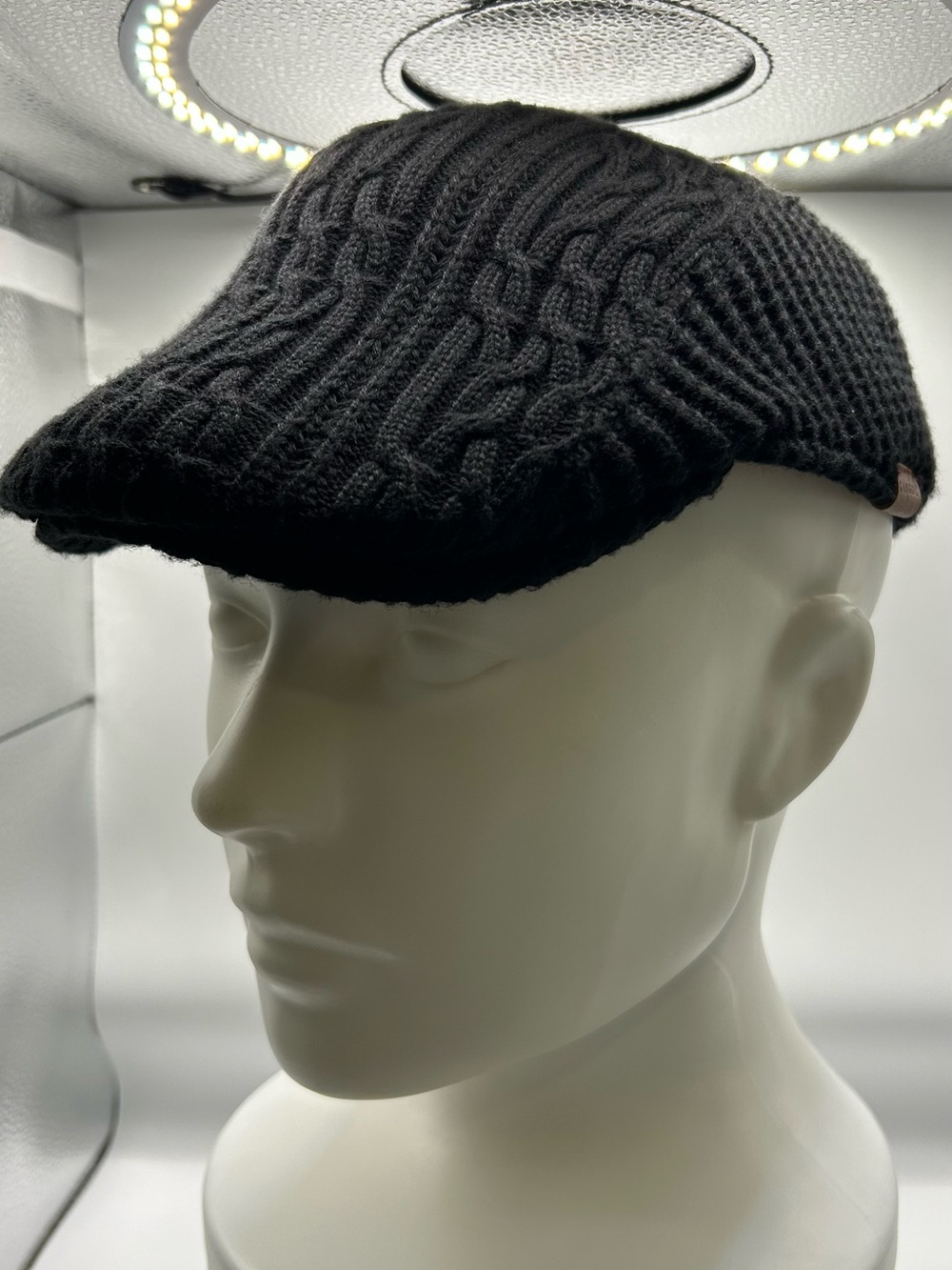Kangol Aran Cable Flat Cap - Size L/XL (Excellent Condition)